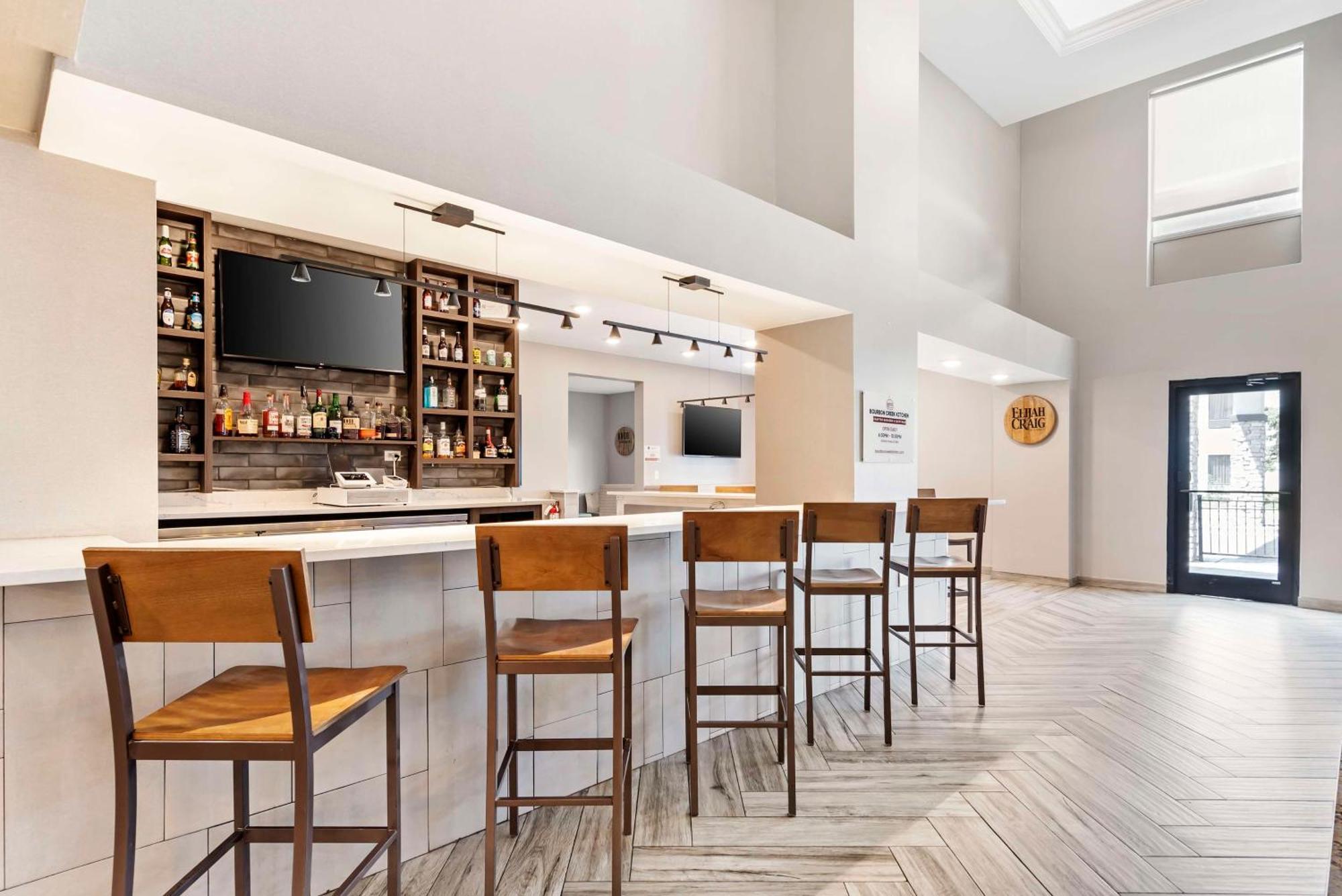 Best Western Plus Bourbonnais Hotel&Suites Exterior foto