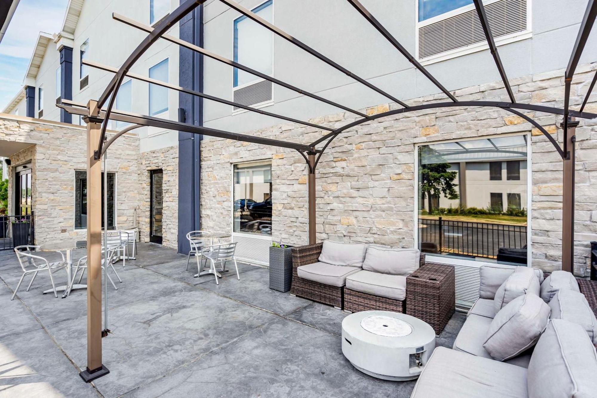 Best Western Plus Bourbonnais Hotel&Suites Exterior foto